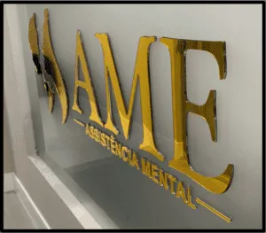foto10-galeria-acrilico-espelhado-acrilico-personalizado-dourado-letreiro-de-parede-2m-letreiros-logo-em-pvc-logo-em-acrilico-logotipo-personalizado-letreiro-personalizado-300x263
