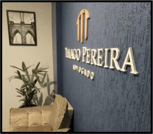 foto3-galeria-th-letreiro-de-parede-2m-letreiros-logo-em-pvc-logo-em-acrilico-logotipo-personalizado-letreiro-personalizado-300x263